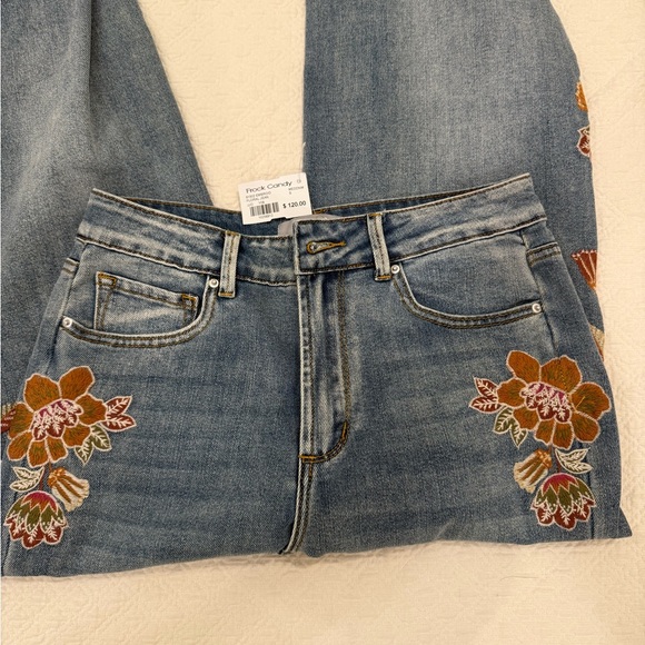 Embroidered Floral Wide Leg Jeans - Picture 5 of 5